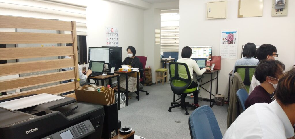 SEOセクションの職場風景